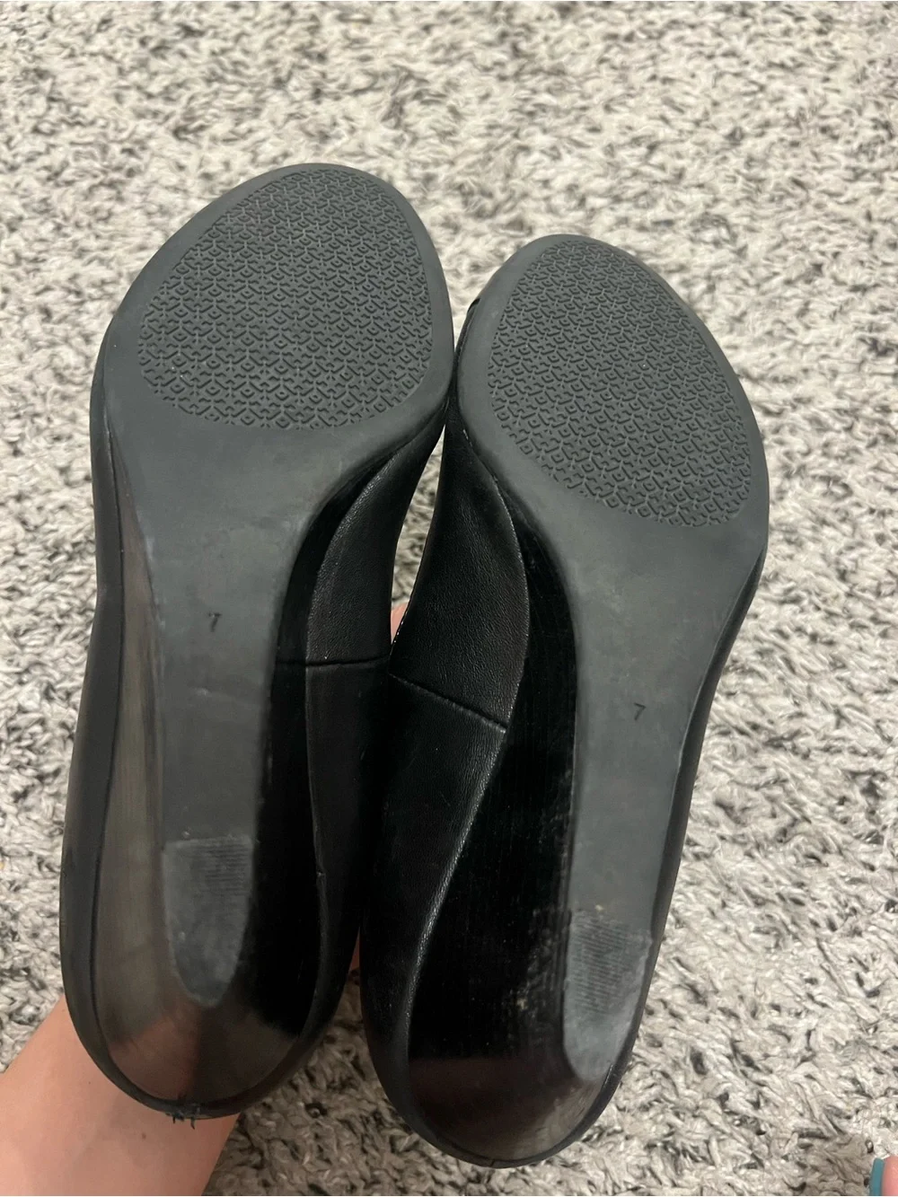 Tory Burch Black Leather Pumps with Gold Logo Cap-Toe